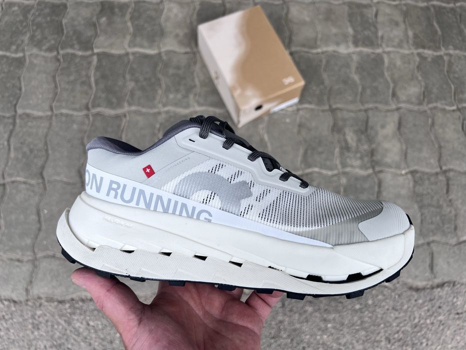 Чоловічі кросівки  On Cloud Running Cloudultra 3  Rock/White.
