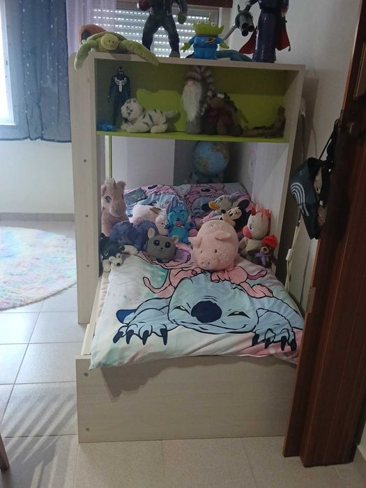 Mobilia de quarto, estúdio juvenil com arrumação