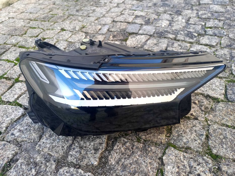 Farol Audi Q4 ano 2022