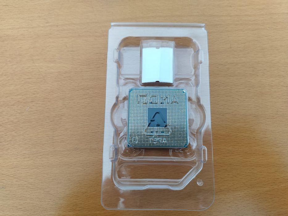 CPU Ryzen 5 2400G446317878271682562