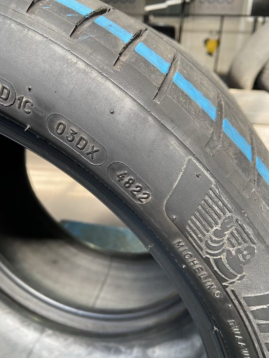 Pneus 245 / 40 R 19 Michelin Pilot Sport 4