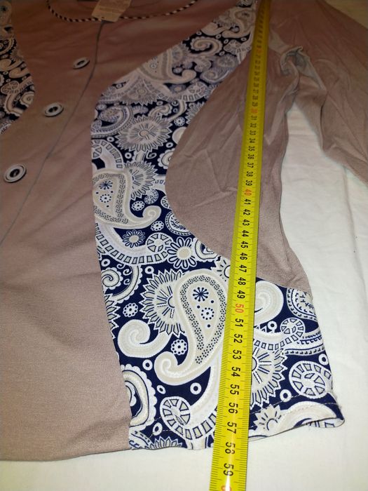 Bluzka beżowa ze wstawkami 50