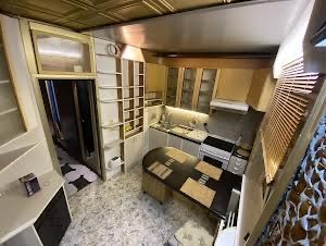 Продаж 2 к квартири Ревуцького 13