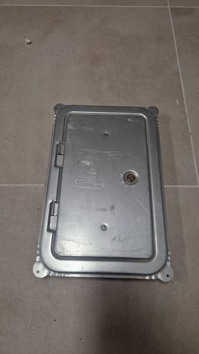 Wyczystka kominowa metalowa 37x24 cm