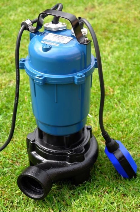 Насос з ножем, для очистки каналізаційних ям