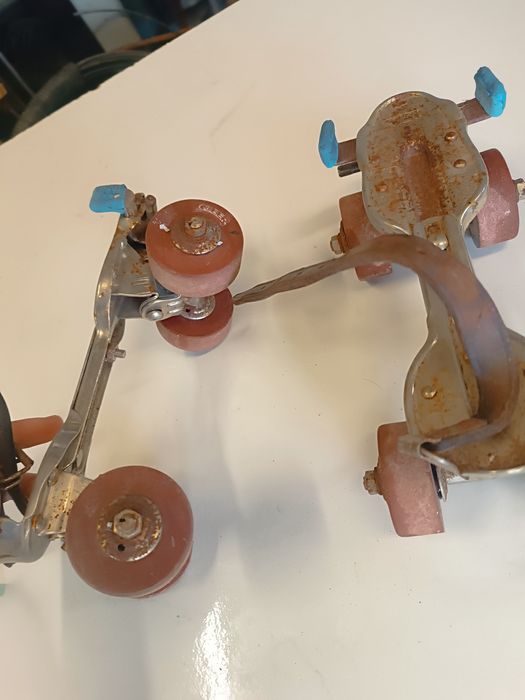Patins antigos relíquia para colecionador