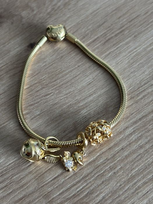 Bransoletka Pandora z zawieszkami