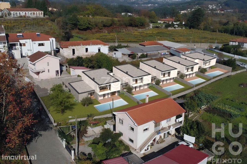 Moradia T3 - Vila Meã - Condomínio privado