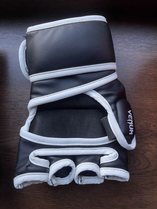 Шолом та рукавиці для ММА Venum ОПИС !