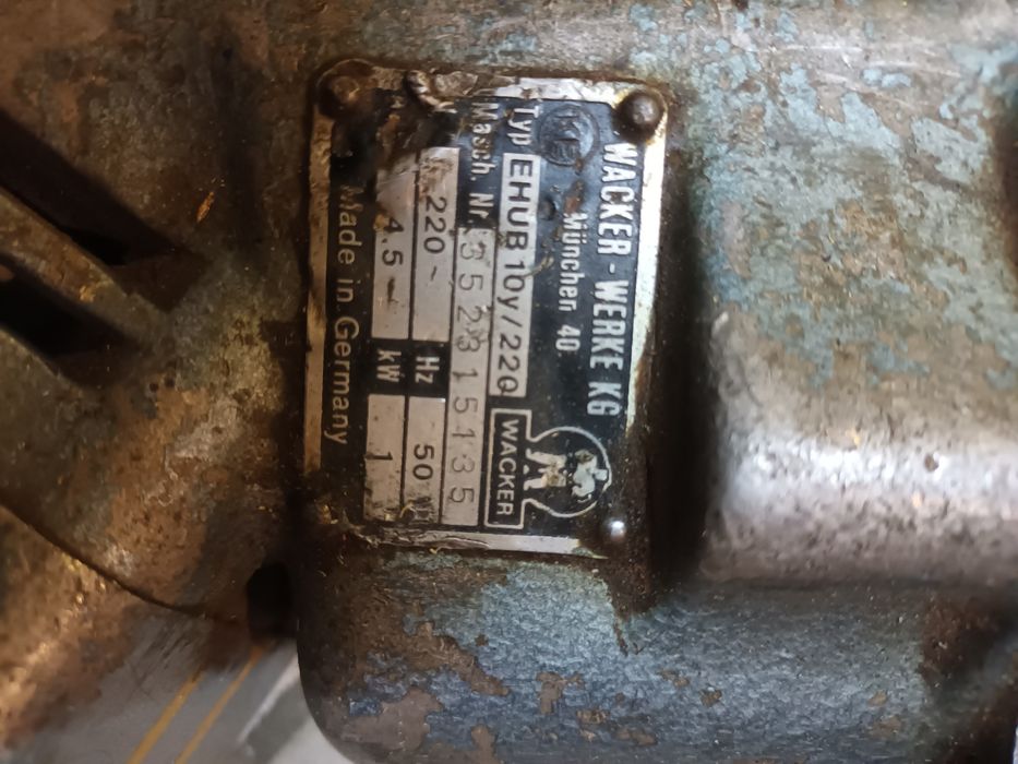 Młot wyburzeniowy Wacker