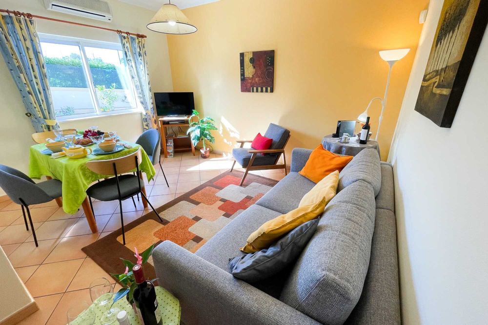 Apartamento independente T2 na espetacular vivenda, piscina comum, perto de zona antiga de Albufeira