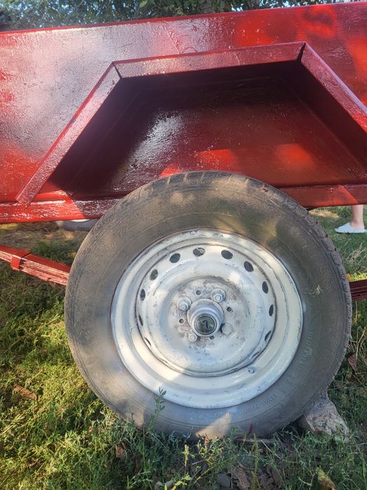 Причеп одноосний