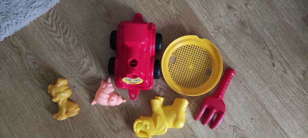 Игрушки для песочници