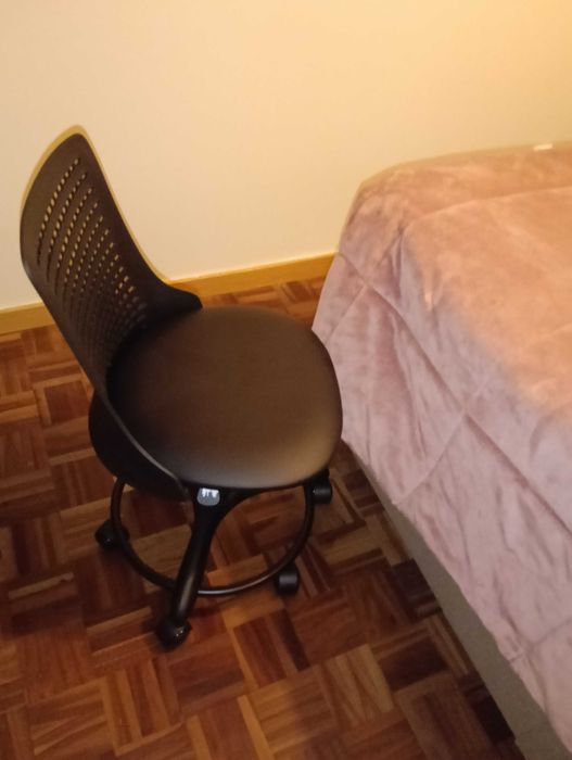 Cadeira de escritório com rodas