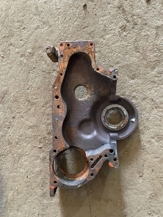 Кришка розприділення шестерень  МТЗ (гола) 240-1002065-А