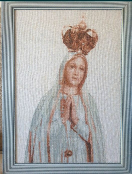 Foto de Nossa Senhora de Fata em ponto de cruz