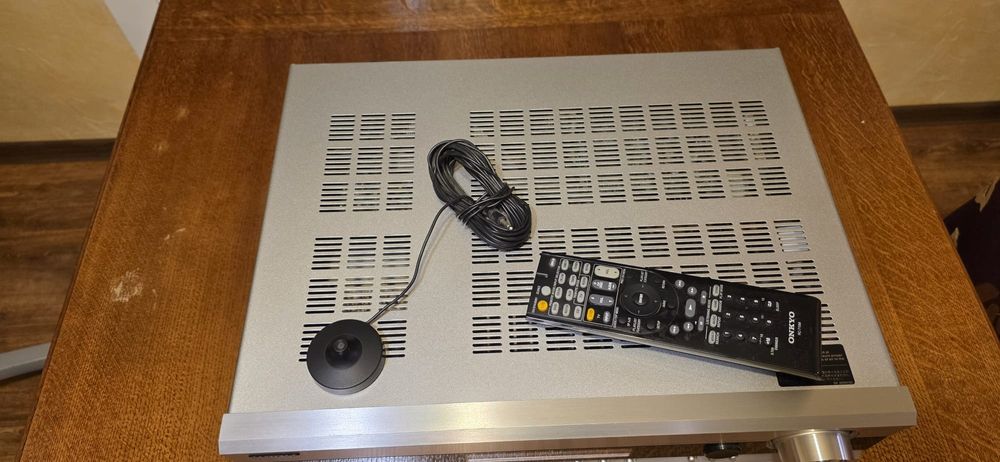 Amplituner Onkyo TX -SR606 i adapter