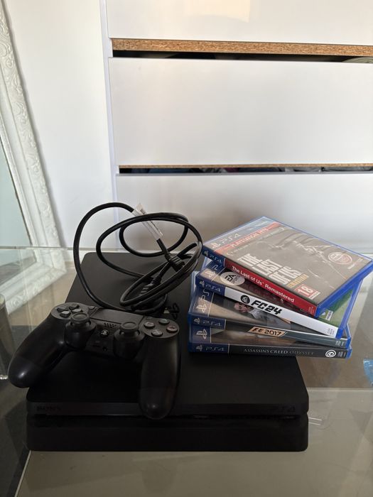 Konsola Playstation 4