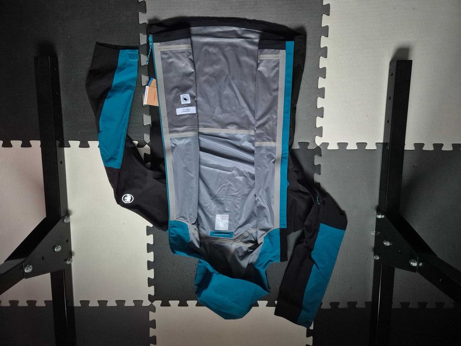 Nowa przeciwdeszczowa kurtka turystyczna membranowa hardshell Mammut M