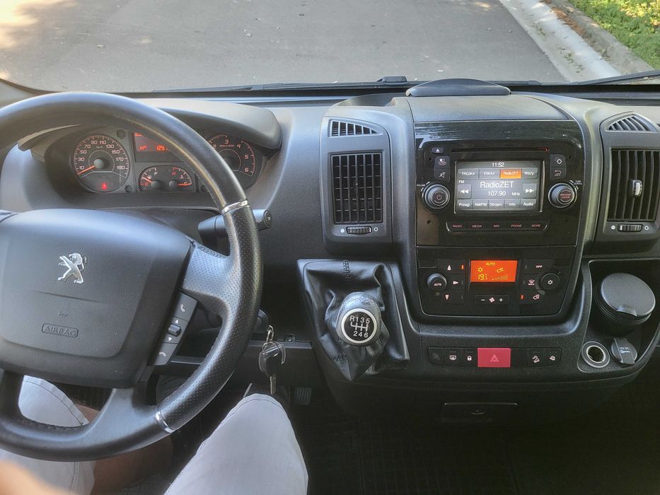 Wynajem busa 9 osobowego - oraz samochodów osobowych