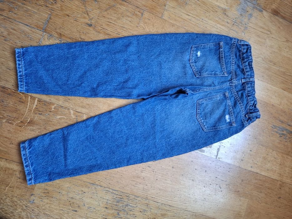 Джинсы мом  на 9-10  лет