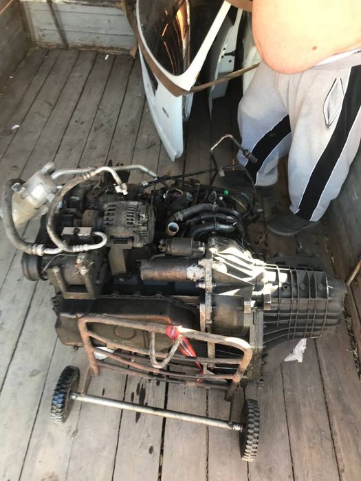 Запчасти Форд фокус MK 1 tdci 1.8 продам двигатель с коробкой