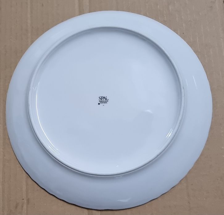 Pratos  antigo em porcelana