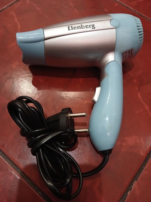 Продам дорожний фен,робочий.