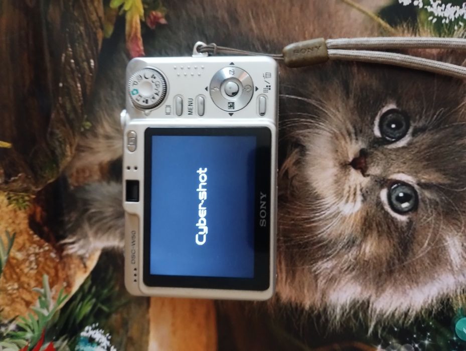 Цифровой фотоаппарат sony