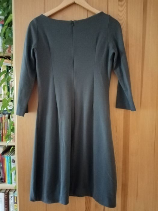 Szara elegancka sukienka 36