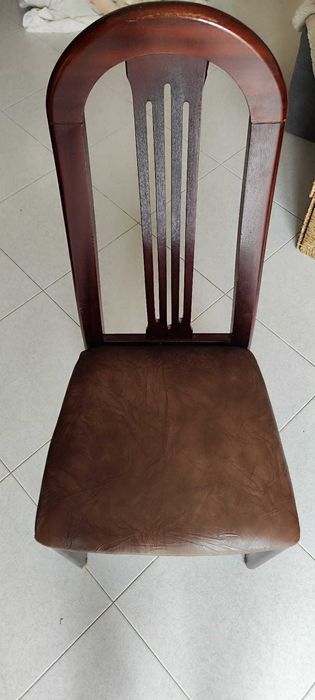 Mesa extensível com cadeiras