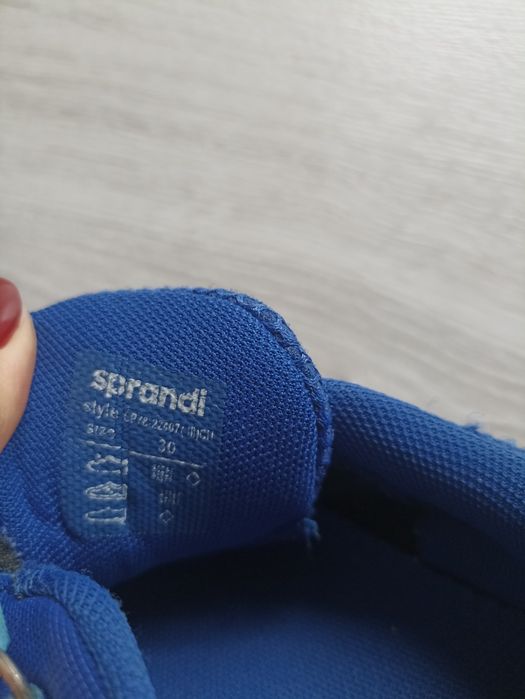 obuwie sportowe Sprandi 30