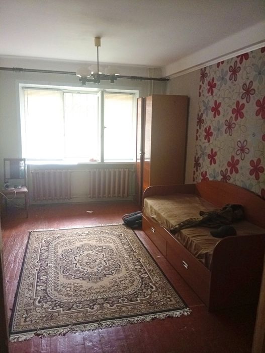 2кімн прохолодна 1поверх свободна.  Велика світла б-р Краматорський. Газ