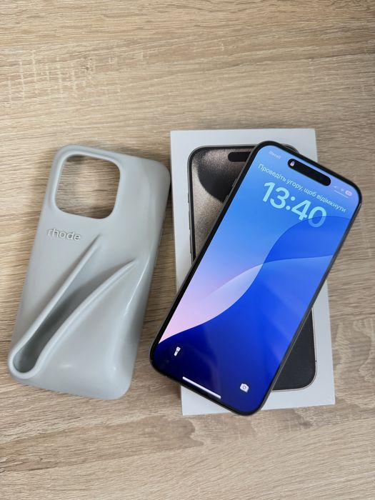 Продам  свій iphone 15 pro 256gb в ідеальному стані з сім карткою