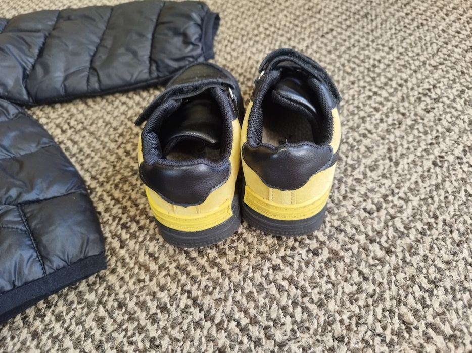 Вітрівка, кросівки 24р на 2/3роки