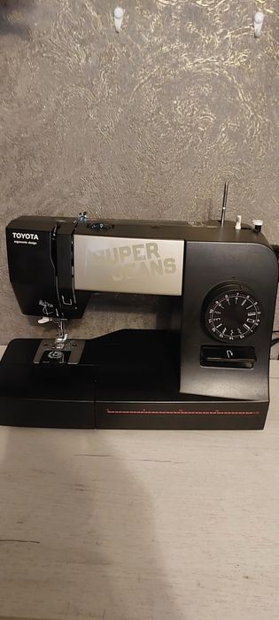 Продам швейную машину TOYOTA JEANS