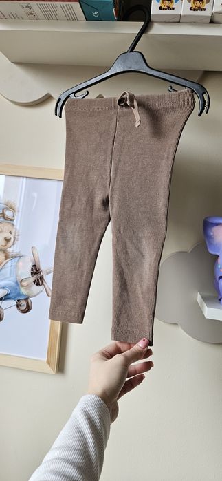 Brązowe legginsy zara 80