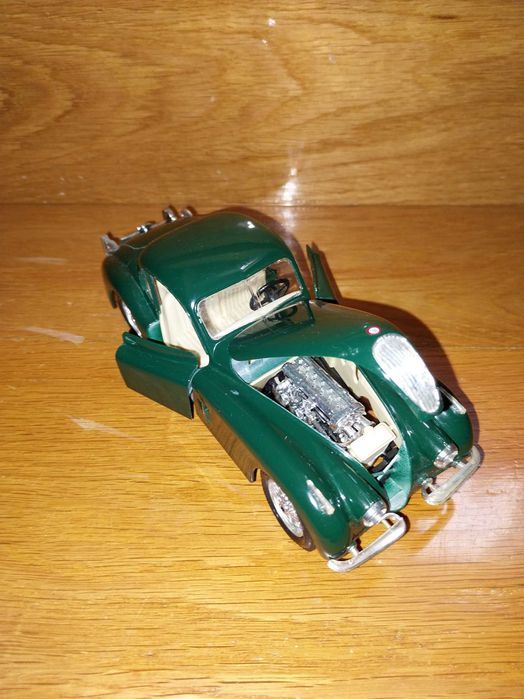 Jaguar XK120 - Miniatura Burago