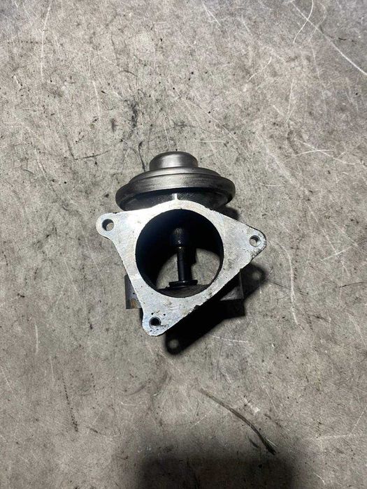 Клапан EGR рециркуляції газів VAG 1.9 TDI 038131501AN 038129637D