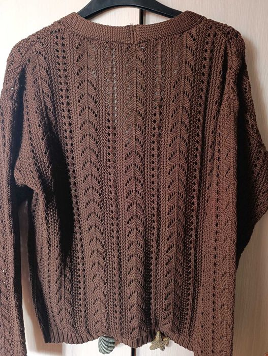 Sweter damski firmy By Me, ażurowy brązowy, r. S