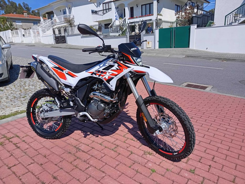 Mota 2,600 Kilómetros MH RYX 125cc