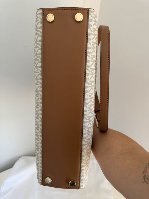 Mala Michael Kors
