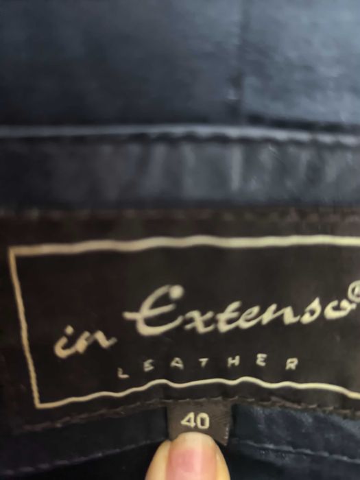 Casaco feminino de couro  muito elegante