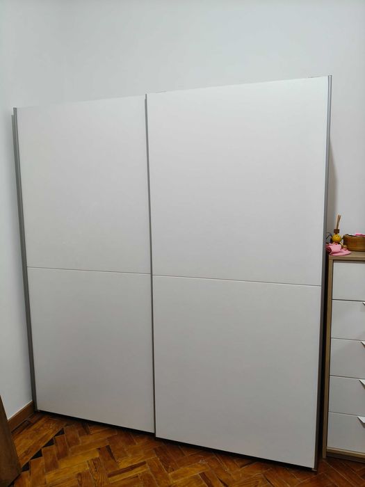 Roupeiro branco com duas portas - 199/170/57,5