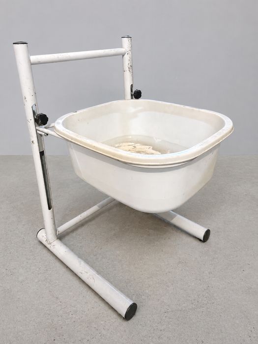 Brodzik do pedicure z miską – regulowana wysokość, stelaż