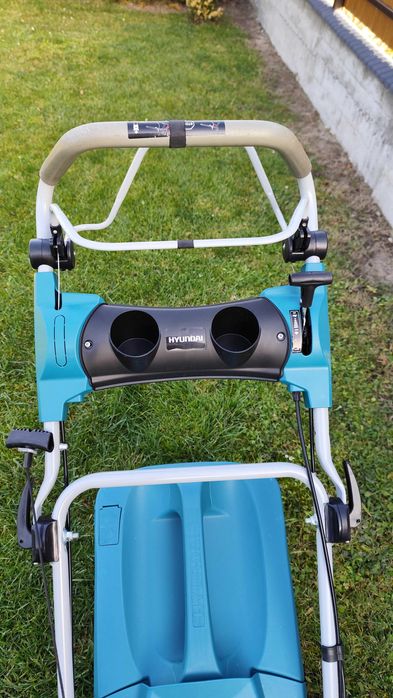 Газонокосарка бензинова самохідна Hyundai