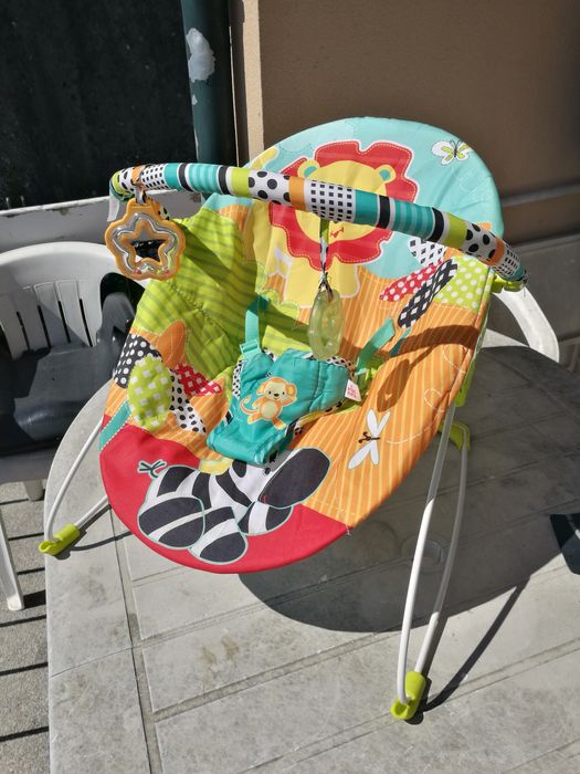 Espreguiçadeira nova na caixa de vibração e embalo vendo ou troco