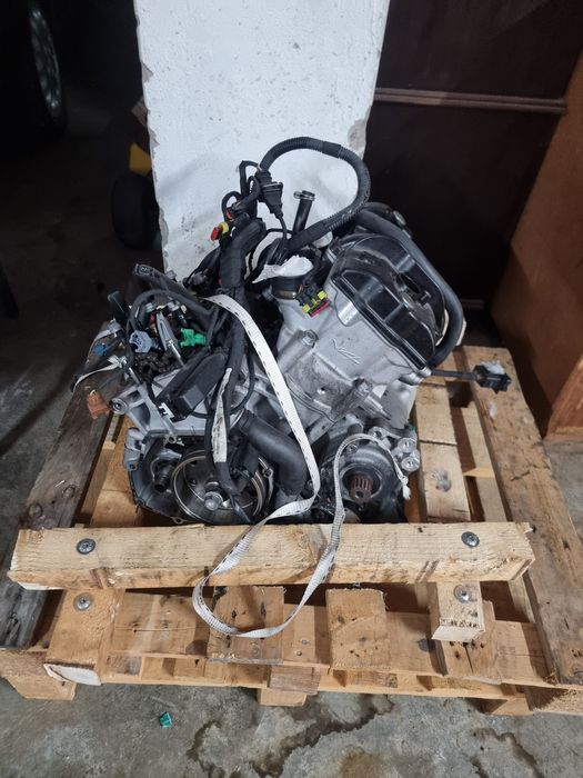 Motor aprilia rsv4 rr 1000cc