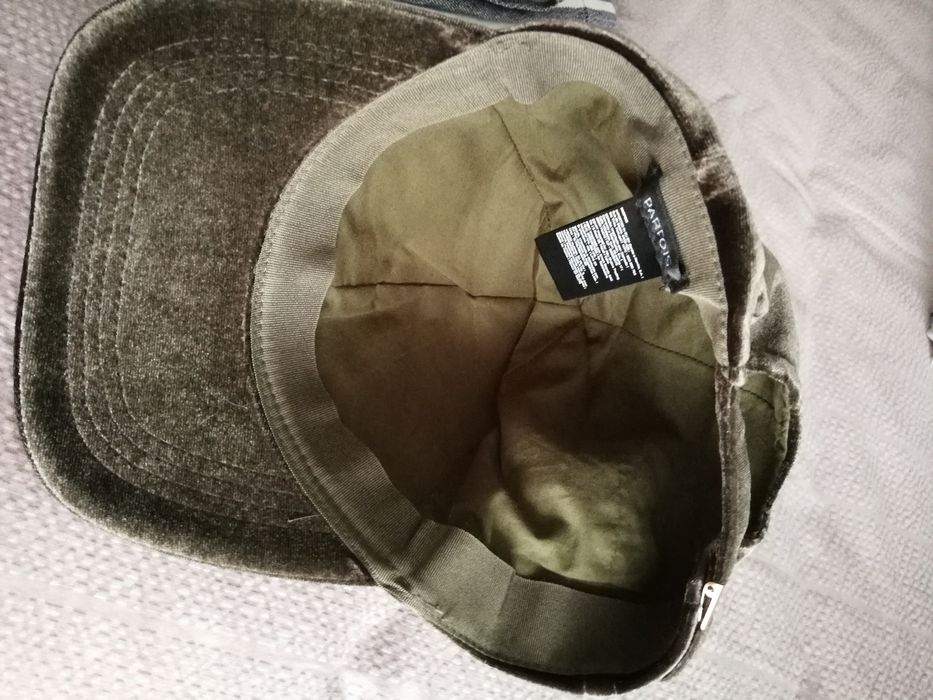 Boné de adulto em veludo verde