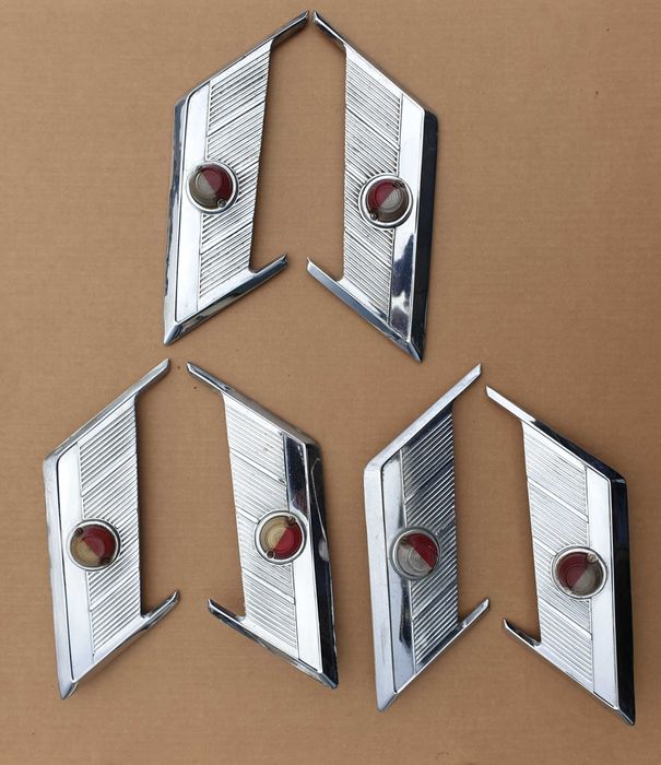 Wloty powietrza słupek Wołga GAZ 24